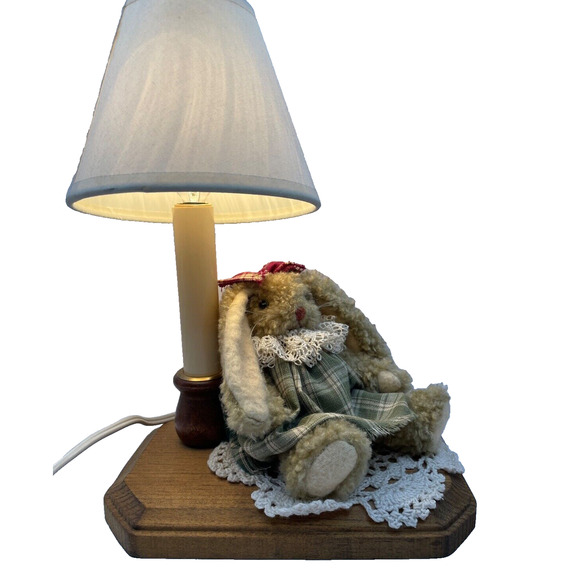 Vintage Adorable Bunny Accent Lamp- Preowned - Picture 7 of 9